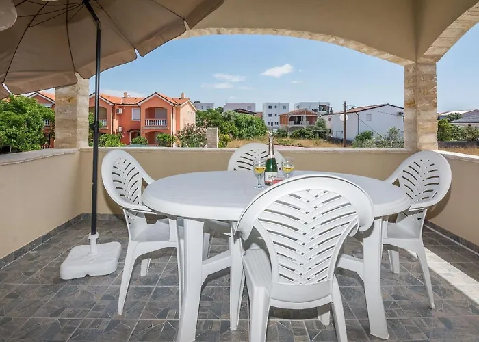 公寓 With Parking Space - 18518 *