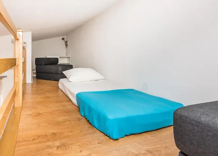 Apartment With Parking Space - 18518