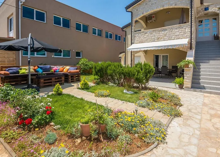Apartment With Parking Space - 18518 *