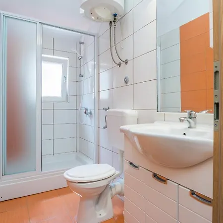 With A Parking Space - 18518 Apartment Vir