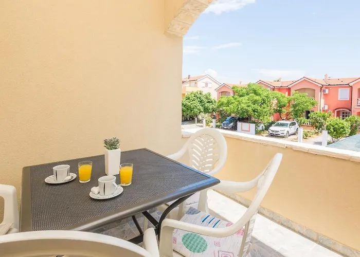 Apartament With Parking Space - 18518 Vir